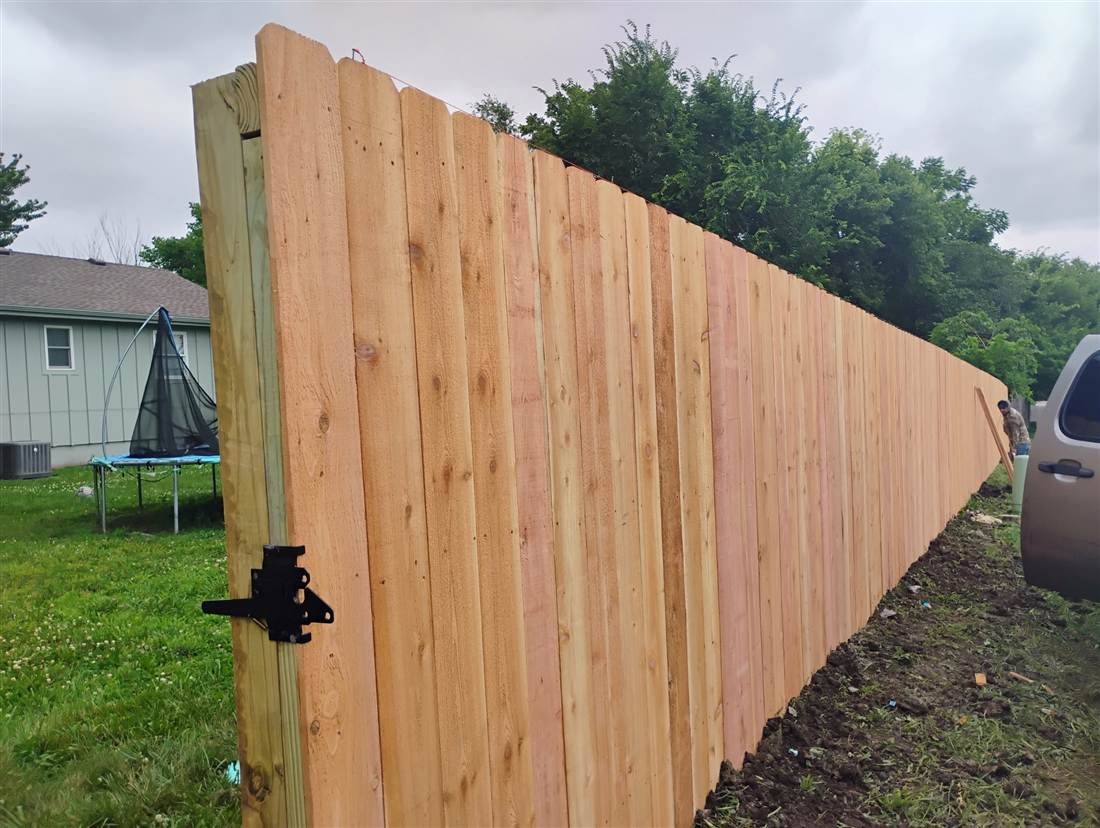Cedar fence staining and sealing in North Dallas